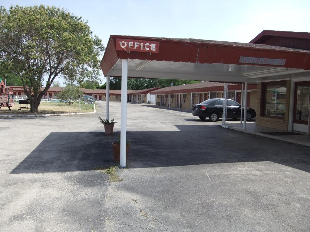 The Hills Motel Junction Exterior photo